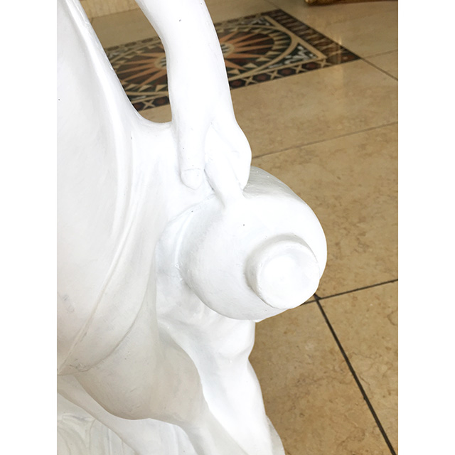 Stone Figure - White / 石像 ホワイト ｜麦を抱える女の子｜IBセレクション｜HGE0046